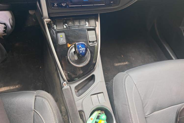 Used Toyota Corolla 2017 Revised Dual-Engine 1.8L E-CVT Elite Edition Gear Lever