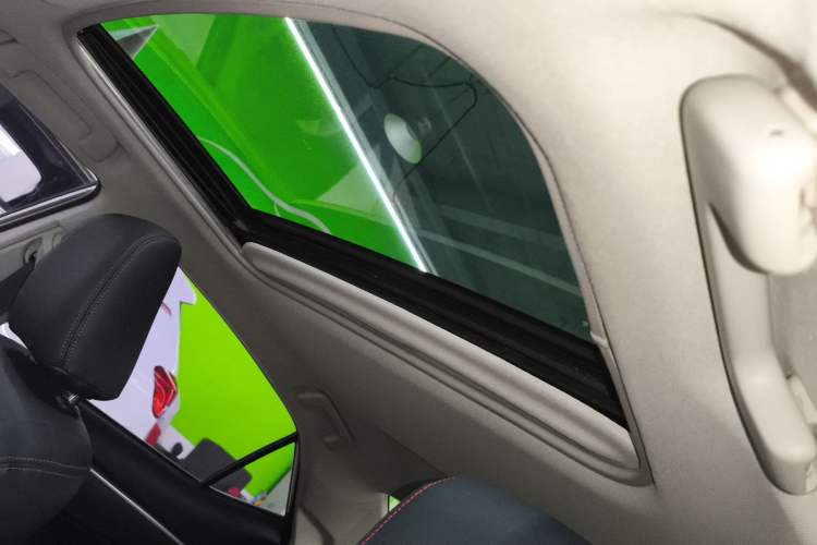 Used Toyota Corolla 2017 Revised Dual-Engine 1.8L E-CVT Leading Edition Headliner