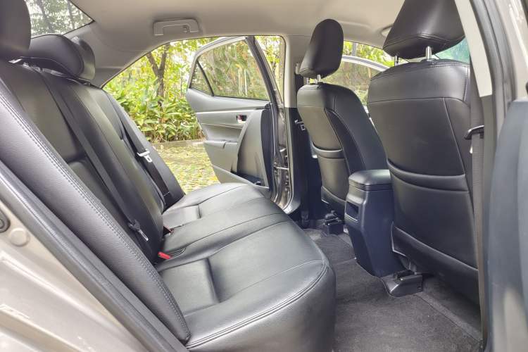 Used Toyota Corolla 2017 Revised Version 1.2T S-CVT GL Interior 1