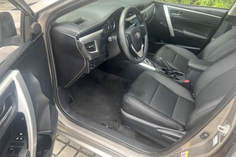 Used Toyota Corolla 2017 Revised Version 1.6L S-CVT GL Interior 1