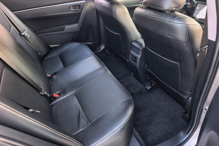 Used Toyota Corolla 2017 Revised Version 1.2T S-CVT GL Interior 10