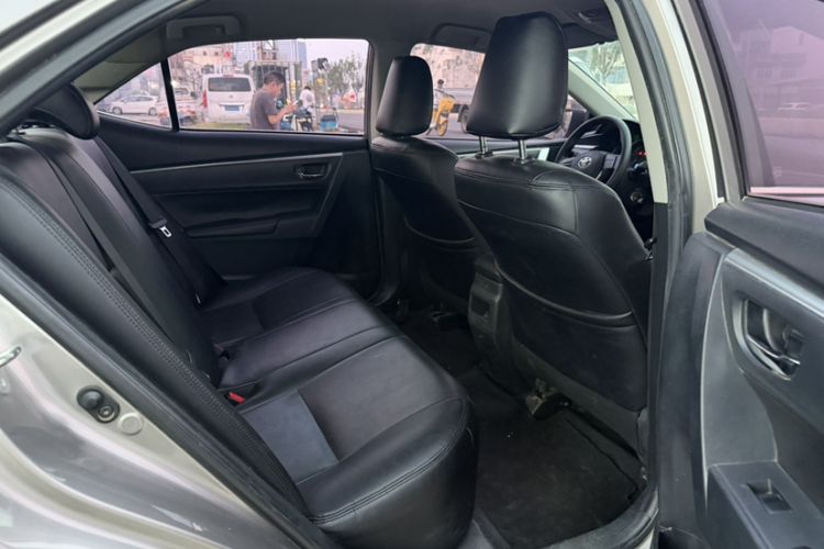 Used Toyota Corolla 2017 1.6L CVT GL Interior 10