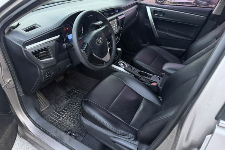 Used Toyota Corolla 2017 1.6L CVT GL Interior 3