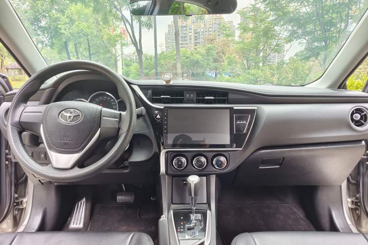 Used Toyota Corolla 2017 Revised Version 1.2T S-CVT GL Interior 4