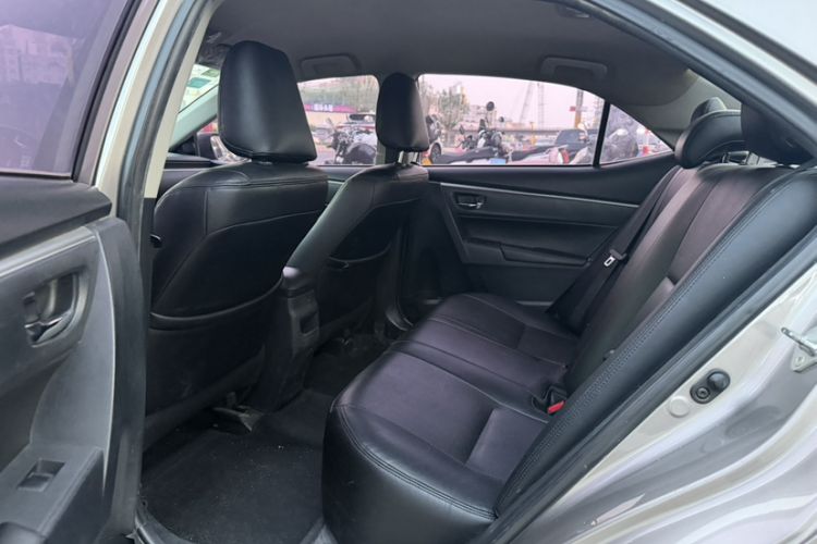 Used Toyota Corolla 2017 1.6L CVT GL Interior 4