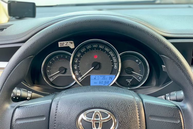 Used Toyota Corolla 2017 1.6L CVT GL Interior 4