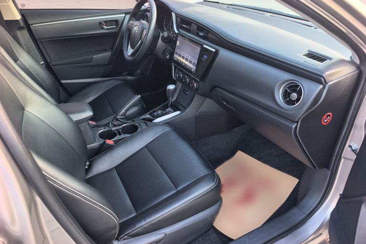 Used Toyota Corolla 2017 Revised Version 1.2T S-CVT GL Interior 9