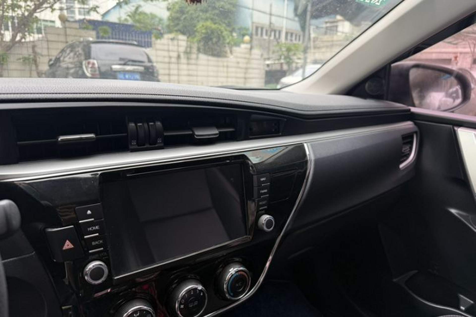 Used Toyota Corolla 2017 1.2T CVT GL Interior 9