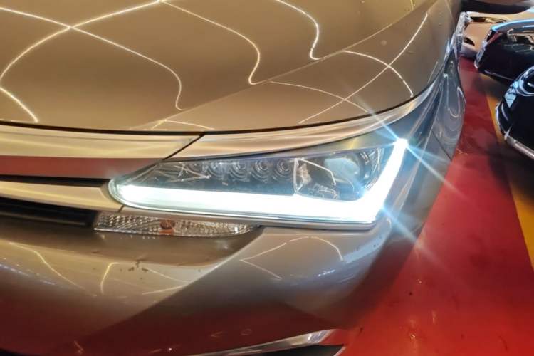 Used Toyota Corolla 2017 Revised Dual-Engine 1.8L E-CVT Elite Edition Left Front Headlight