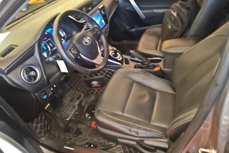 Used Toyota Corolla 2017 Revised Dual-Engine 1.8L E-CVT Elite Edition Left Front Seat