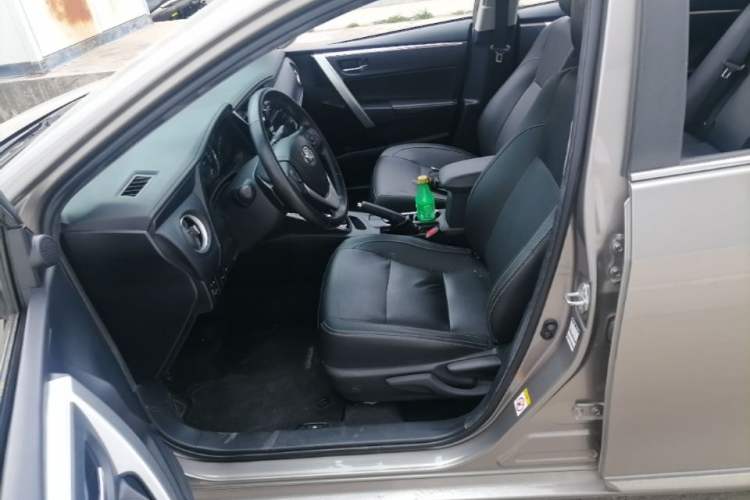 Used Toyota Corolla 2017 Revised Dual-Engine 1.8L E-CVT Elite Edition Left Front Seat