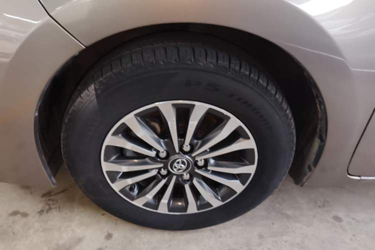 Used Toyota Corolla 2017 Revised Version 1.2T S-CVT GL-i Left Front Wheel Hub