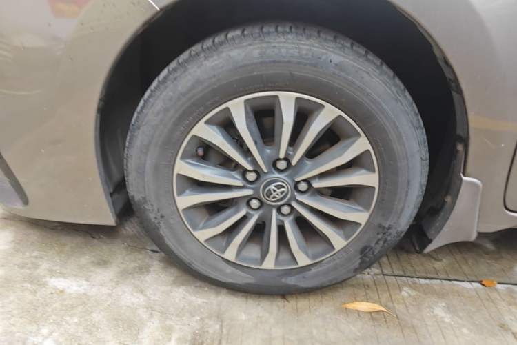 Used Toyota Corolla 2017 Revised Version 1.2T S-CVT GL Left Front Wheel Hub