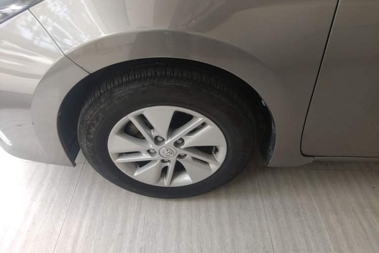 Used Toyota Corolla 2017 1.6L CVT GL Left Front Wheel Hub