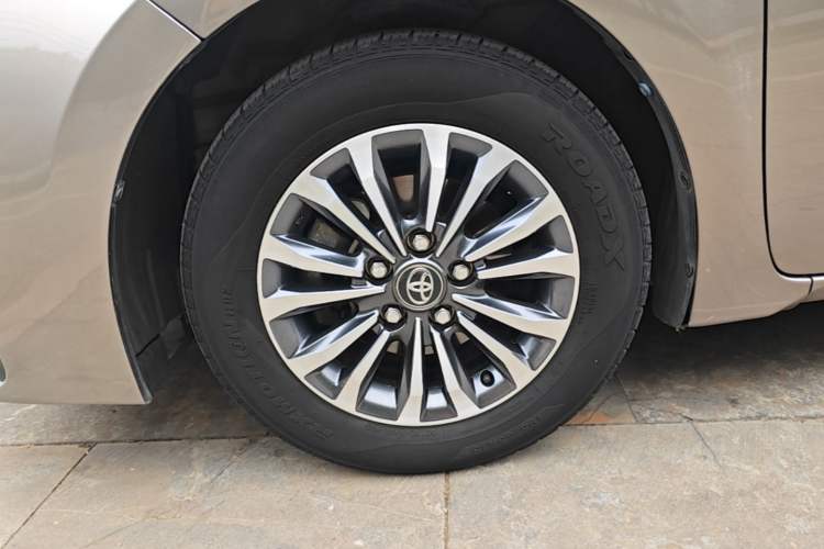 Used Toyota Corolla 2017 Revised Version 1.2T S-CVT GL-i Left Front Wheel Hub