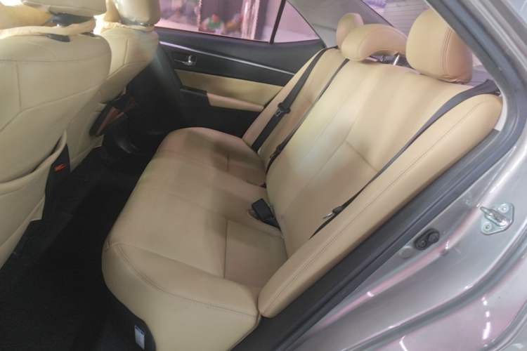 Used Toyota Corolla 2017 Revised Dual-Engine 1.8L E-CVT Leading Edition Left Rear Seat