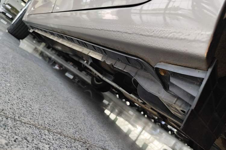 Used Toyota Corolla 2017 1.6L CVT GL Left Side Sill