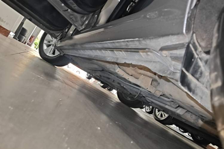 Used Toyota Corolla 2017 Revised Version 1.6L S-CVT GL Left Side Sill