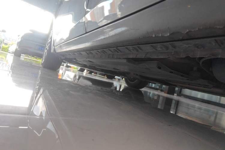 Used Toyota Corolla 2017 Revised Dual-Engine 1.8L E-CVT Leading Edition Left Side Sill