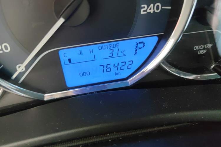 Used Toyota Corolla 2017 Revised Version 1.2T S-CVT GL Odometer Close Up