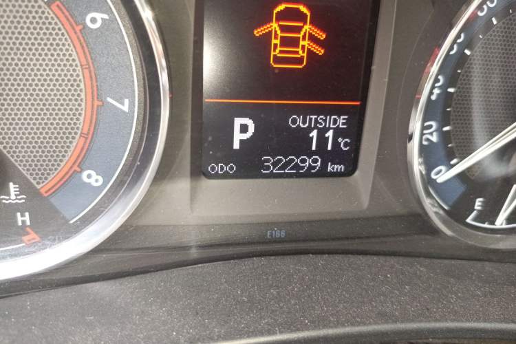 Used Toyota Corolla 2017 1.2T CVT GL-i Odometer Close Up