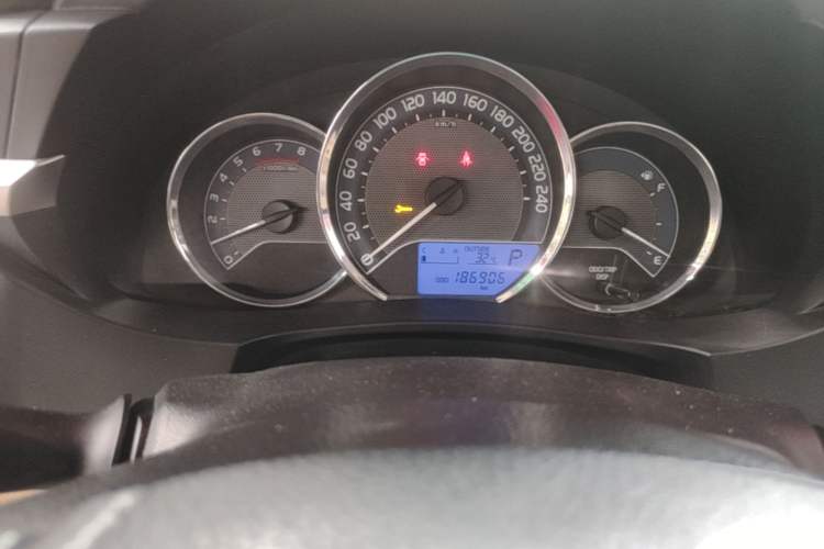 Used Toyota Corolla 2017 1.2T CVT GL Odometer Close Up