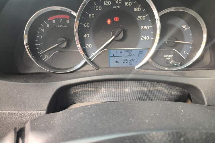 Used Toyota Corolla 2017 1.2T CVT GL Odometer Close Up