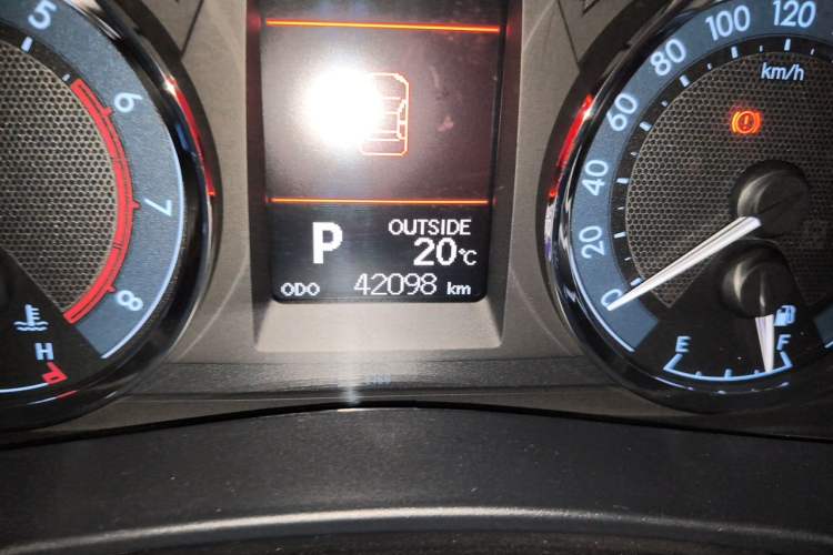 Used Toyota Corolla 2017 1.2T CVT GL-i Leather Edition Odometer Close Up