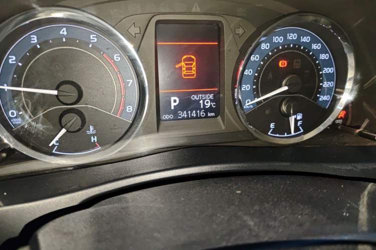 Used Toyota Corolla 2017 Revised Version 1.2T S-CVT GL-i Odometer Close Up