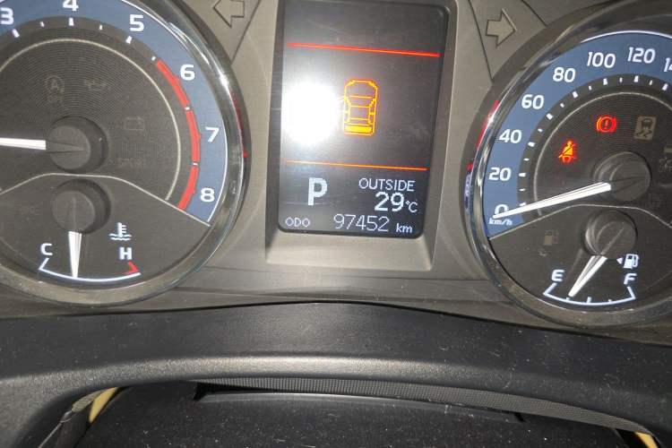 Used Toyota Corolla 2017 Revised Version 1.2T S-CVT GL-i Odometer Close Up