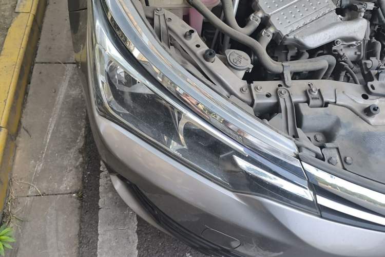 Used Toyota Corolla 2017 1.2T CVT GL Right Front Headlight