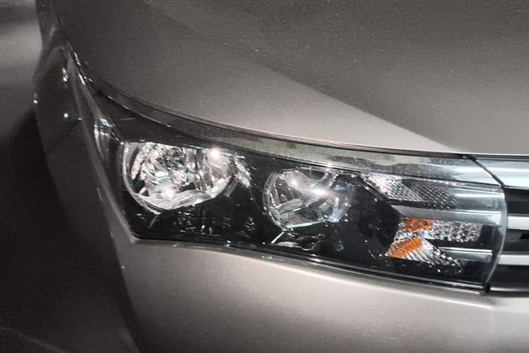 Used Toyota Corolla 2017 1.2T CVT GL-i Leather Edition Right Front Headlight
