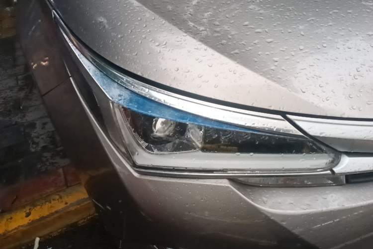 Used Toyota Corolla 2017 Revised Dual-Engine 1.8L E-CVT Elite Edition Right Front Headlight