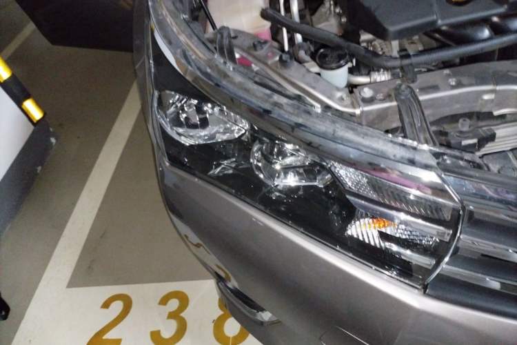 Used Toyota Corolla 2017 1.6L CVT GL Right Front Headlight