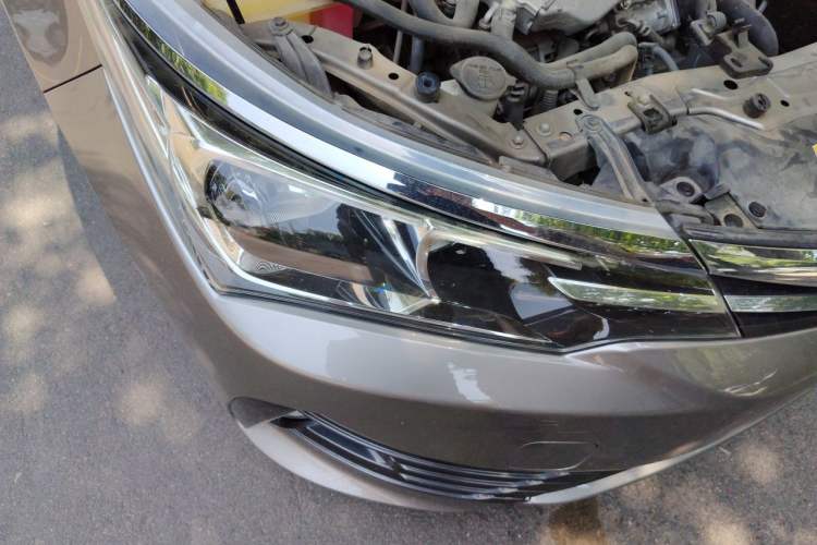 Used Toyota Corolla 2017 Revised Version 1.2T S-CVT GL-i Leather Edition Right Front Headlight