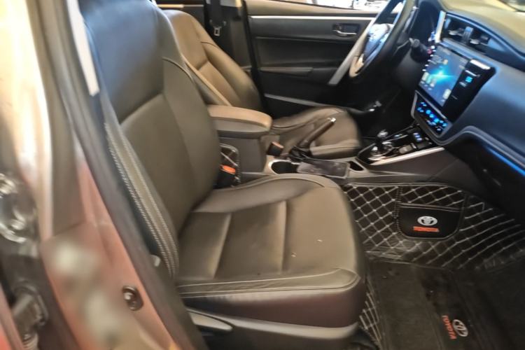 Used Toyota Corolla 2017 Revised Dual-Engine 1.8L E-CVT Elite Edition Right Front Seat