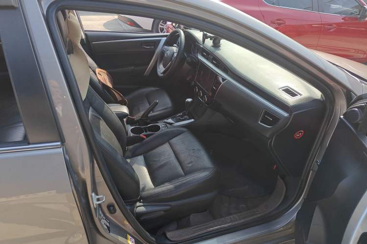 Used Toyota Corolla 2017 Revised Version 1.6L S-CVT GL Right Front Seat