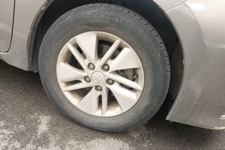 Used Toyota Corolla 2017 1.2T CVT GL-i Right Front Wheel Hub
