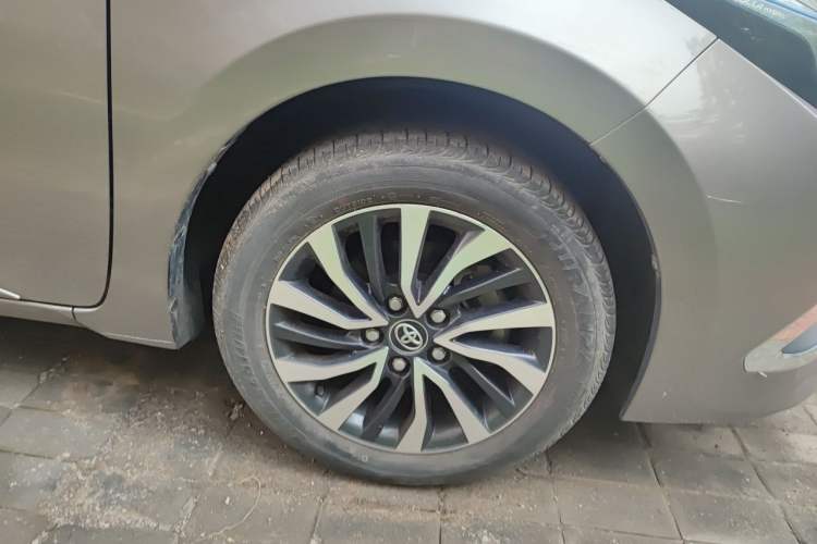 Used Toyota Corolla 2017 Revised Dual-Engine 1.8L E-CVT Elite Edition Right Front Wheel Hub