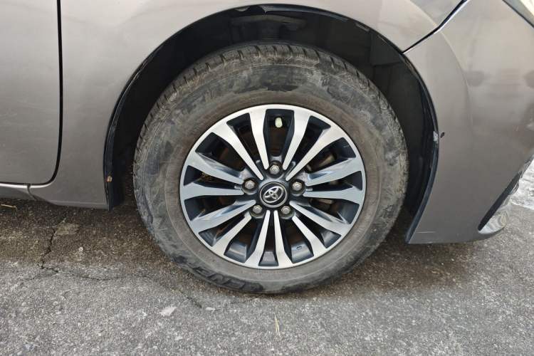 Used Toyota Corolla 2017 Revised Version 1.2T S-CVT GL Right Front Wheel Hub
