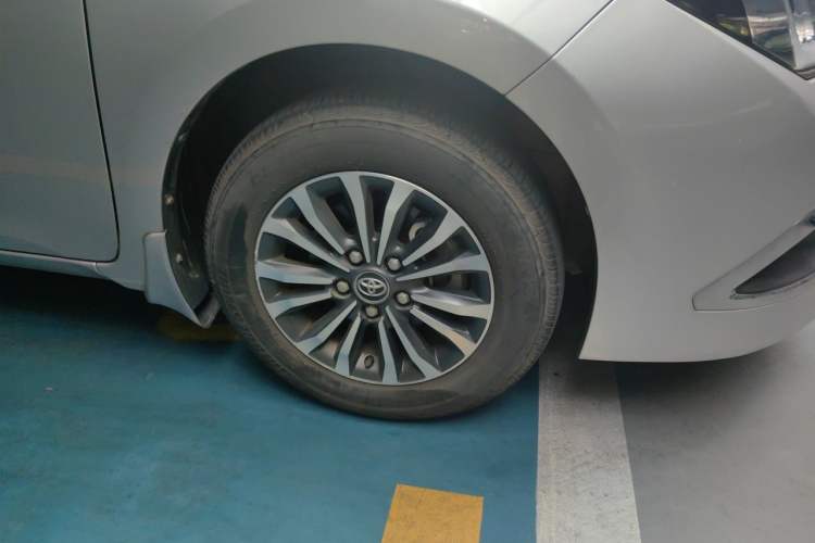 Used Toyota Corolla 2017 Revised Dual-Motor 1.8L E-CVT Pioneer Edition Right Front Wheel Hub