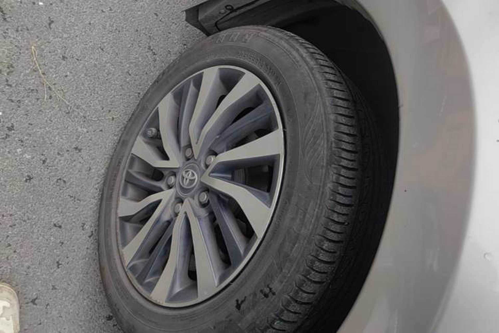 Used Toyota Corolla 2017 Revised Dual-Engine 1.8L E-CVT Elite Edition Right Front Wheel Hub