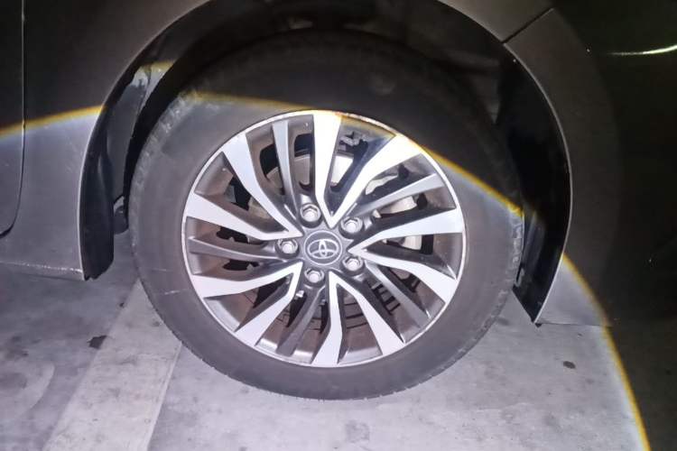 Used Toyota Corolla 2017 Revised Dual-Engine 1.8L E-CVT Elite Edition Right Front Wheel Hub