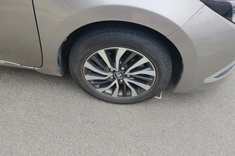 Used Toyota Corolla 2017 Revised Dual-Engine 1.8L E-CVT Elite Edition Right Front Wheel Hub