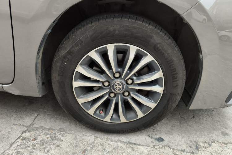 Used Toyota Corolla 2017 Revised Version 1.2T S-CVT GL Right Front Wheel Hub