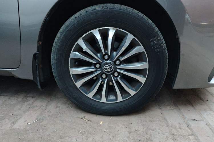Used Toyota Corolla 2017 Revised Version 1.2T S-CVT GL-i Right Front Wheel Hub