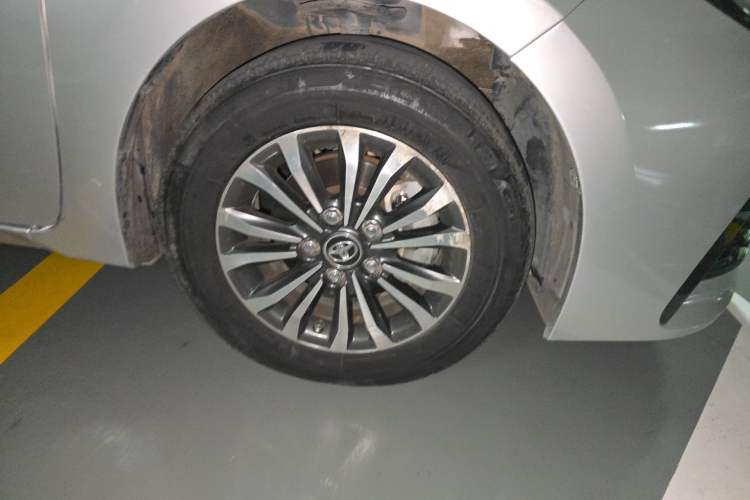 Used Toyota Corolla 2017 Revised Version 1.2T S-CVT GL-i Right Front Wheel Hub