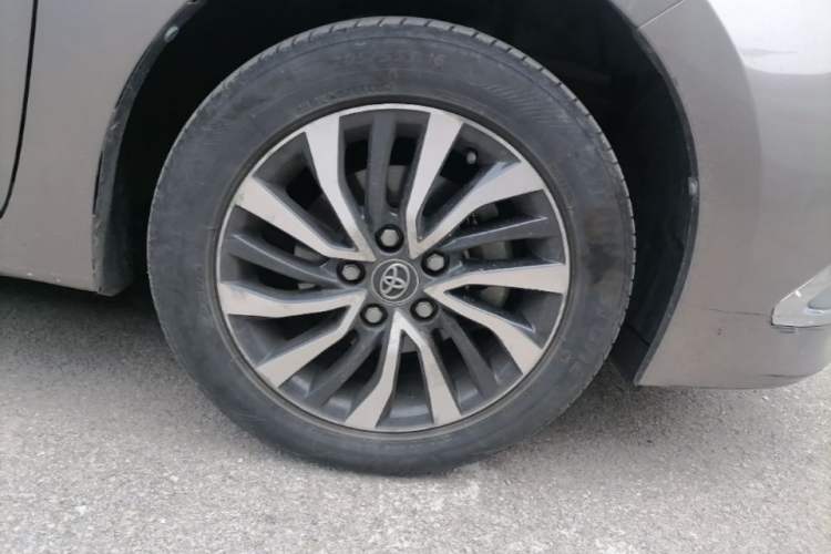 Used Toyota Corolla 2017 Revised Dual-Engine 1.8L E-CVT Elite Edition Right Front Wheel Hub