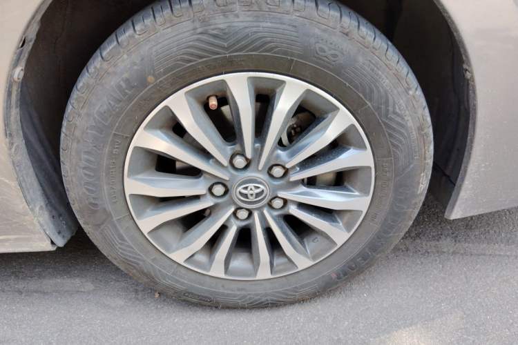 Used Toyota Corolla 2017 Revised Version 1.2T S-CVT GL-i Leather Edition Right Front Wheel Hub