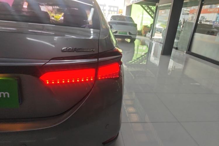 Used Toyota Corolla 2017 Revised Dual-Engine 1.8L E-CVT Leading Edition Right Rear Taillight